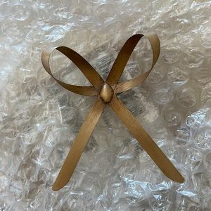 McGee & Co Brass Bow Clip Ornament (5)